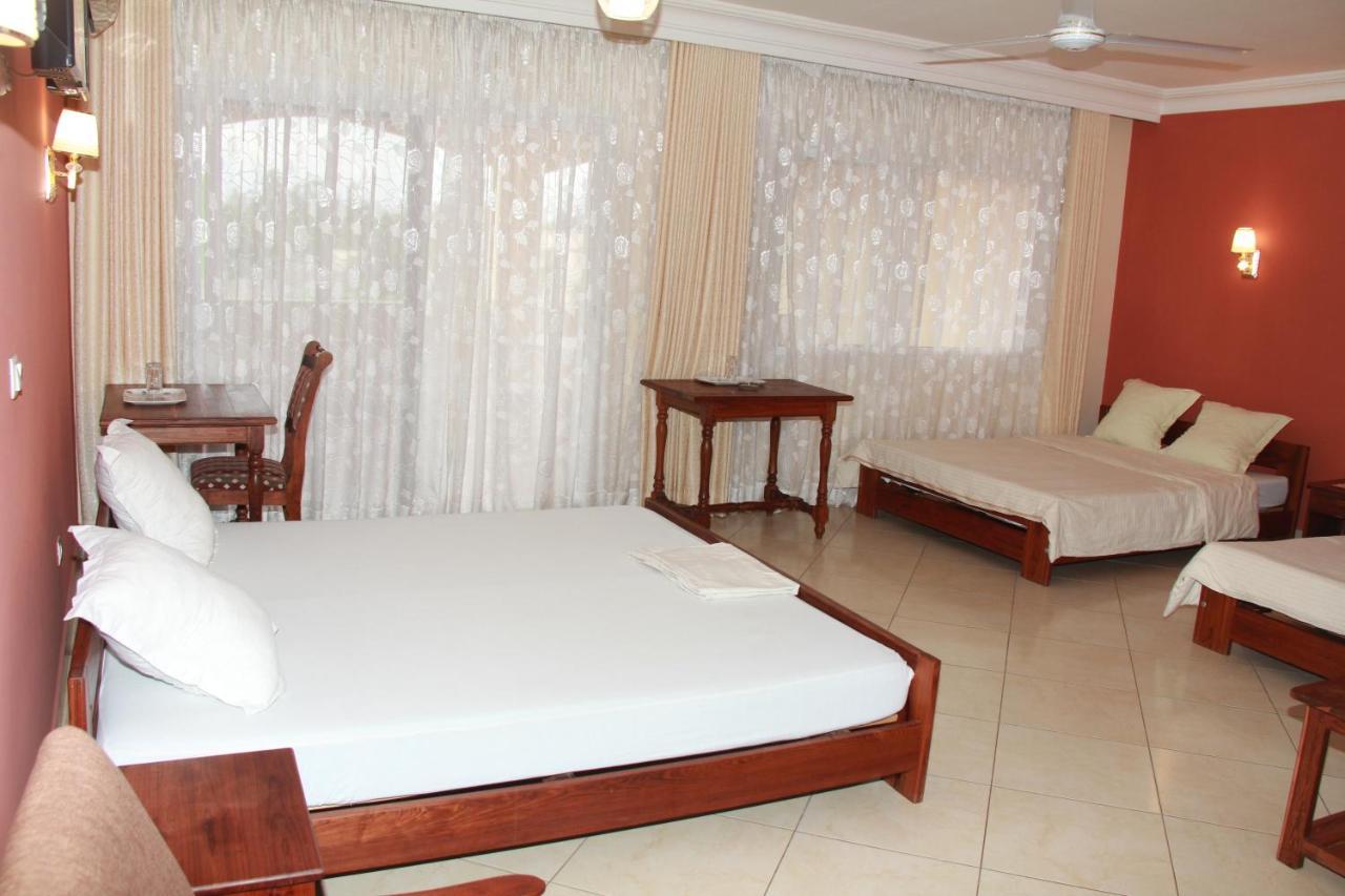 Hotel Menabe Morondava Kültér fotó