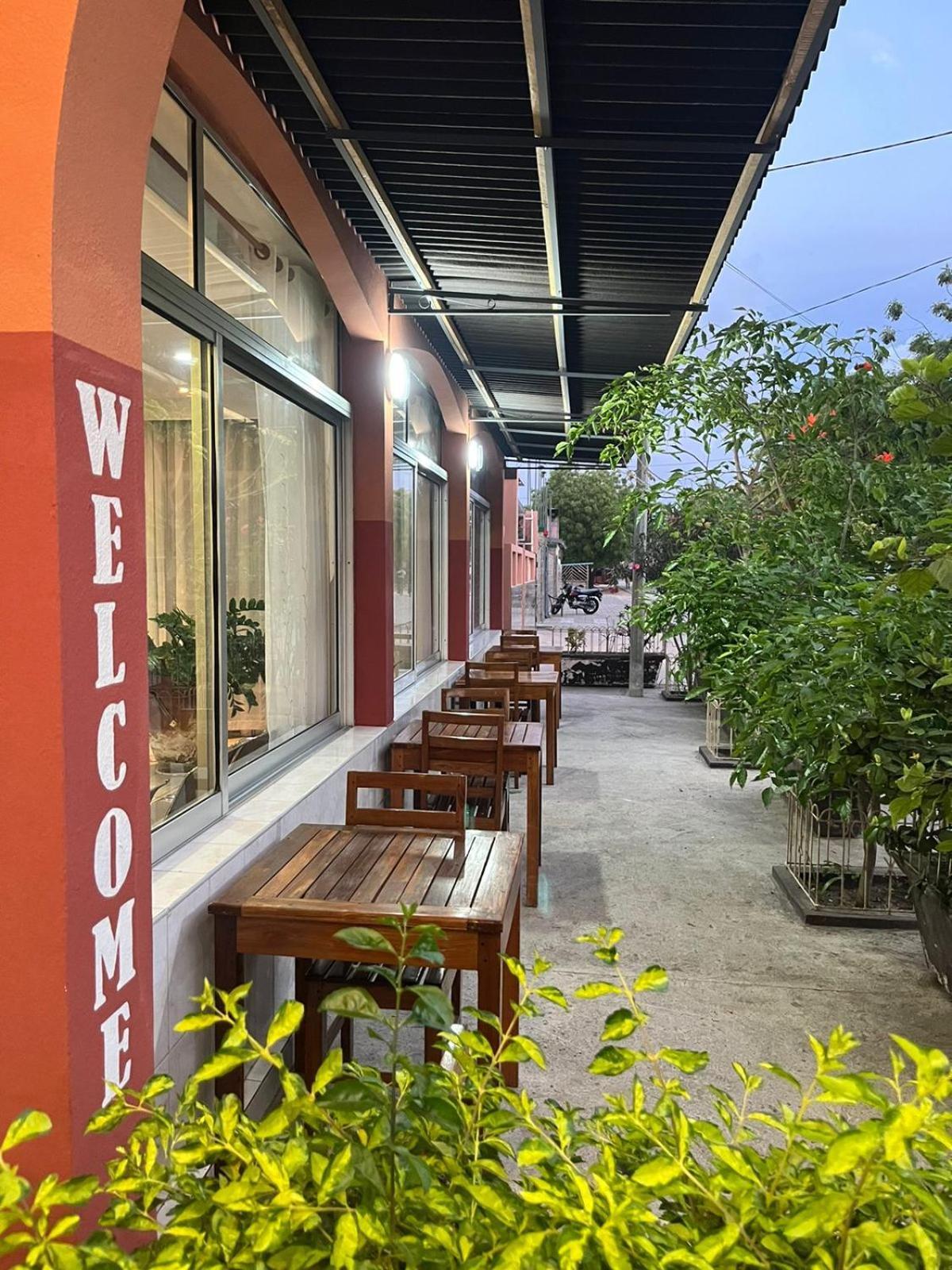 Hotel Menabe Morondava Kültér fotó